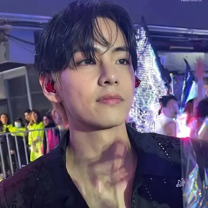 V (BTS)の最近の活動写真