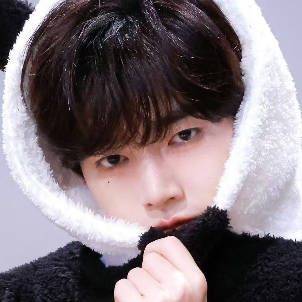 ジャン・ハオ (ZEROBASEONE)の最近の活動写真