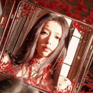 A moment captured by Cheng Xiao's fan