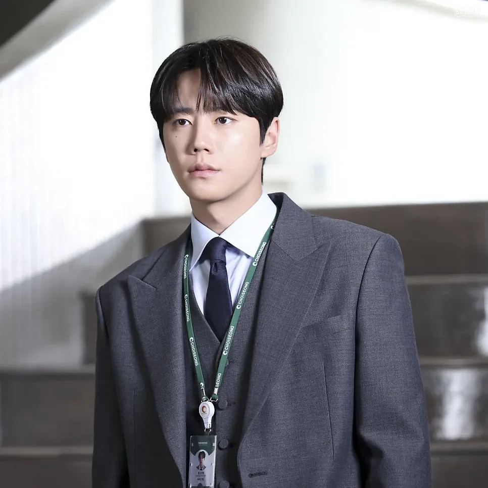 Latest photo of Lee Junyoung