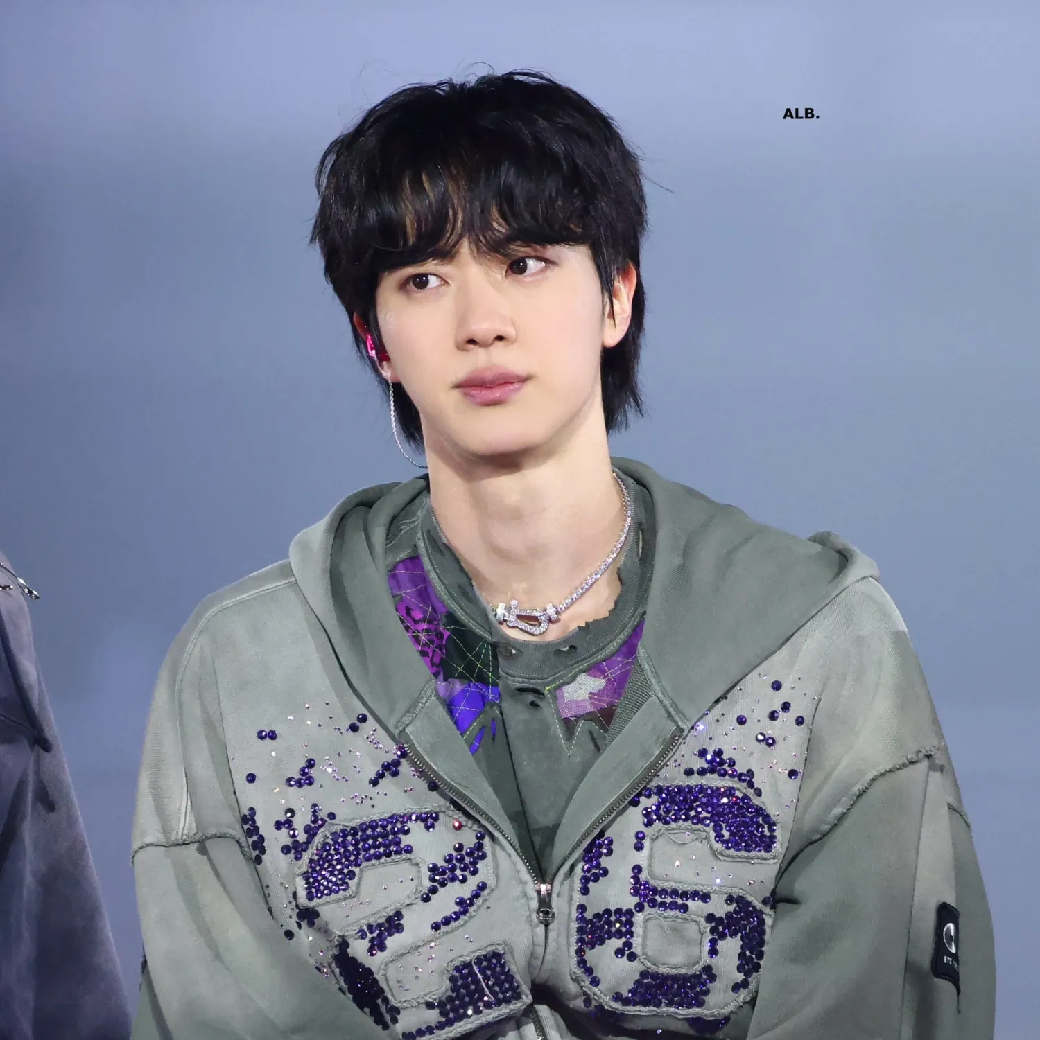 Foto aktivitas terbaru Jin (BTS)