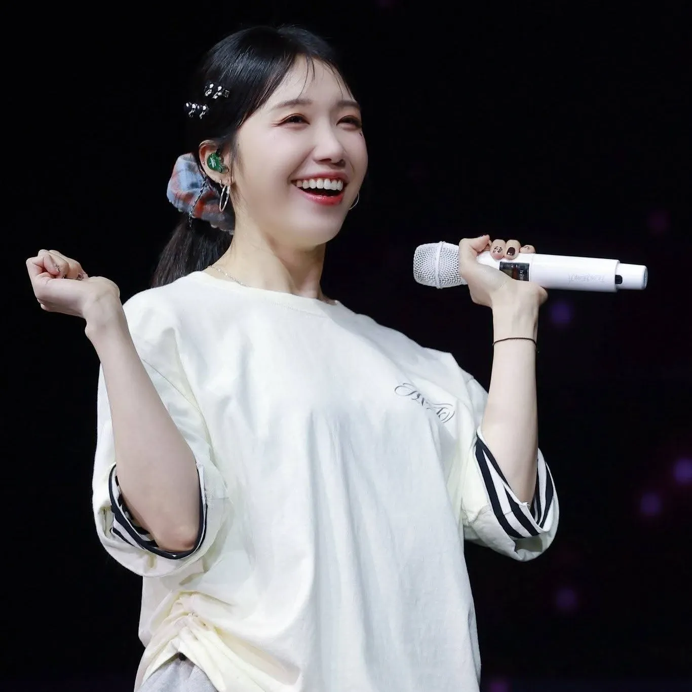 A moment captured by Jeong Eunji (Apink)'s fan