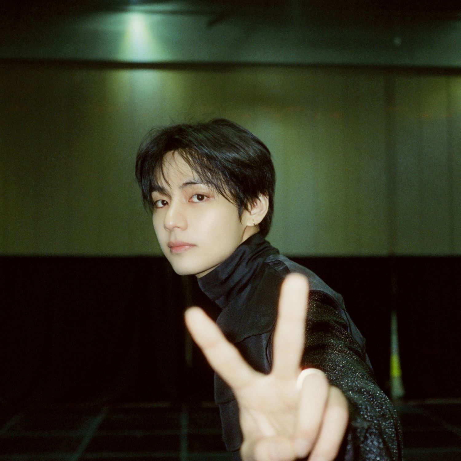 Foto aktivitas terbaru V (BTS)