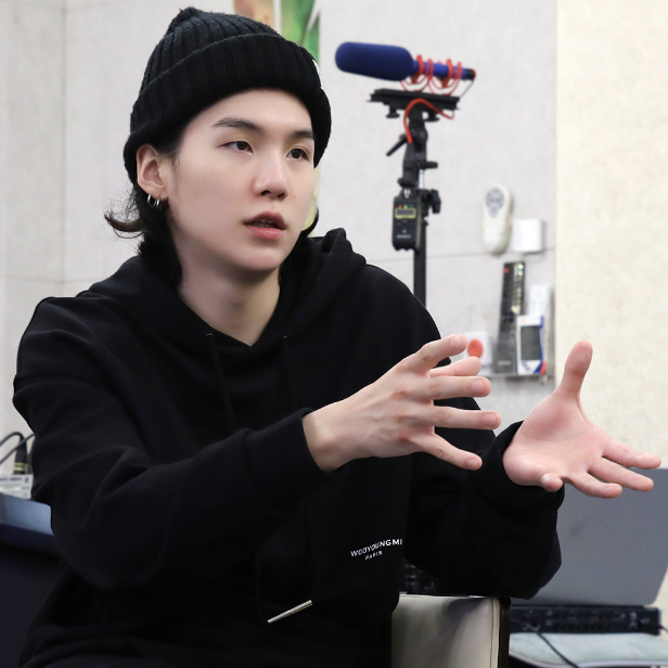 SUGA (防弹少年团)的最新照片