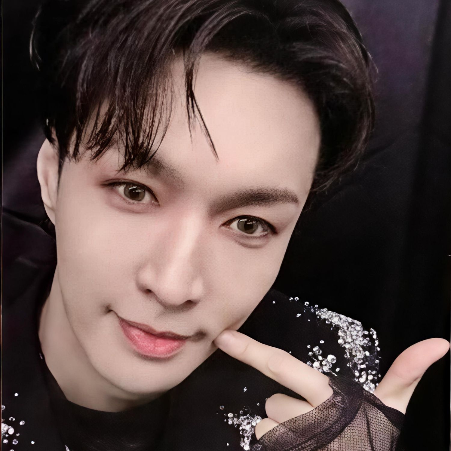 Recent activity shot of Lay (EXO)