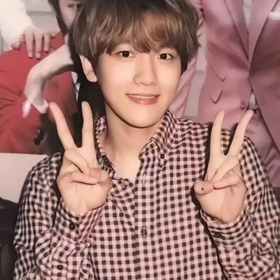 백현 (EXO)의 비하인드 컷