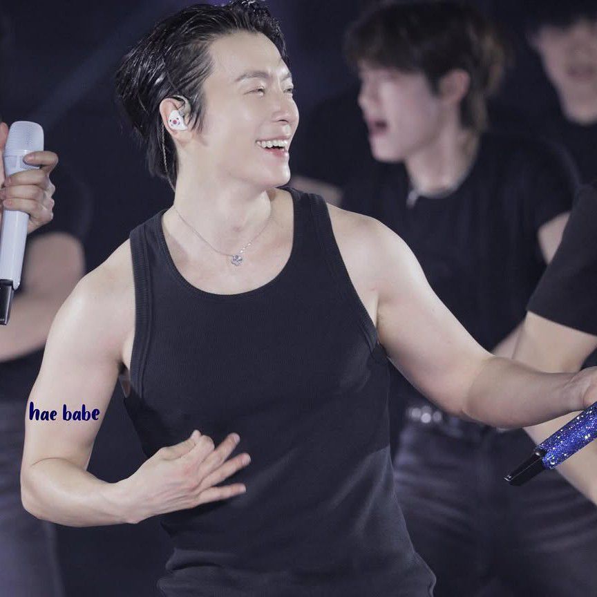 Latest photo of Donghae (Super Junior)