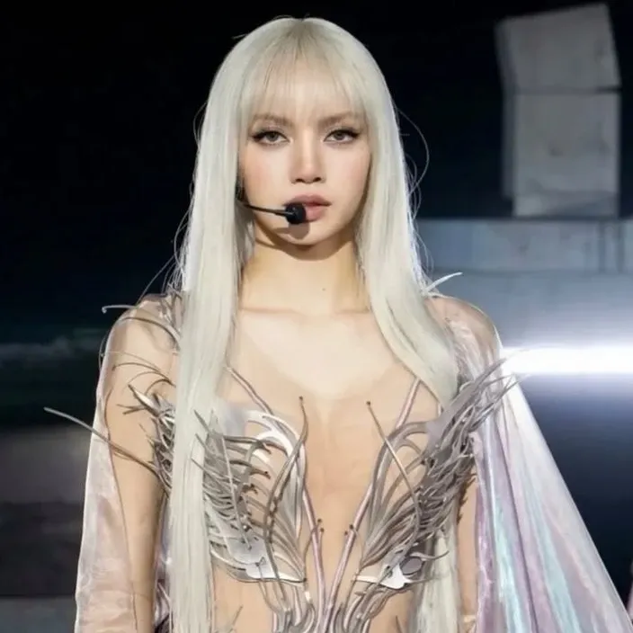 Potret di balik layar Lisa (BLACKPINK)