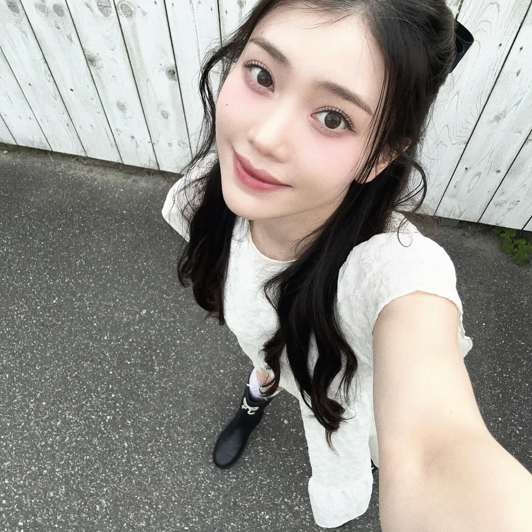 Behind-the-scenes cut of Xiao Ting (Kep1er)