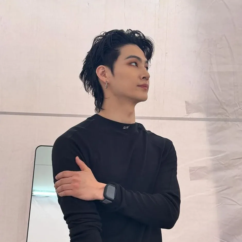 Recent activity shot of JAY B (GOT7)