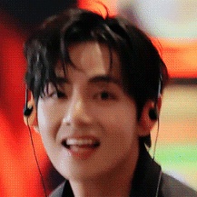 A moment captured by V (BTS)'s fan