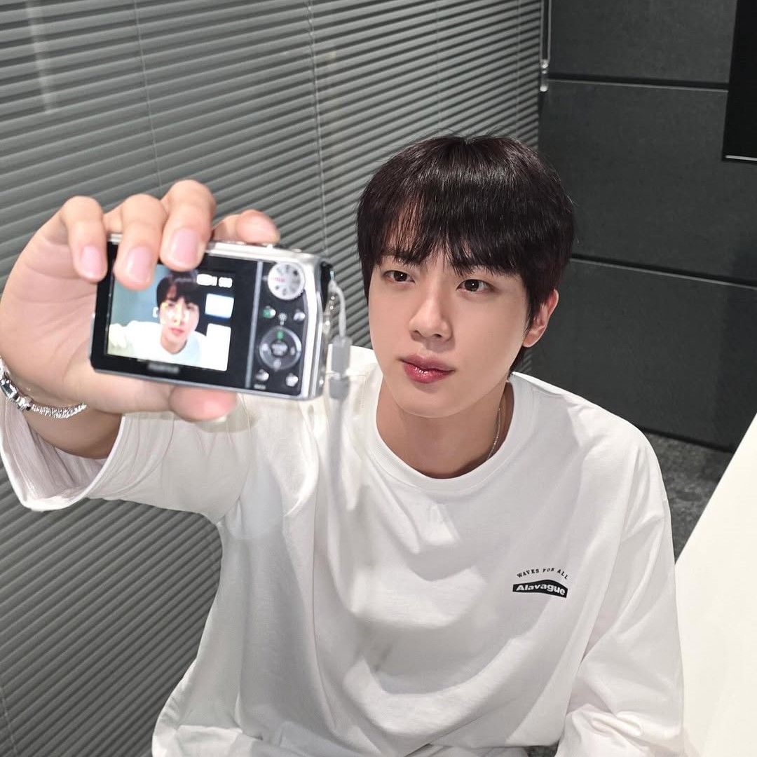 진 (방탄소년단)의 최신 사진