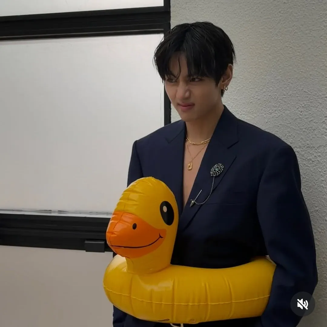 Recent activity shot of V (BTS)