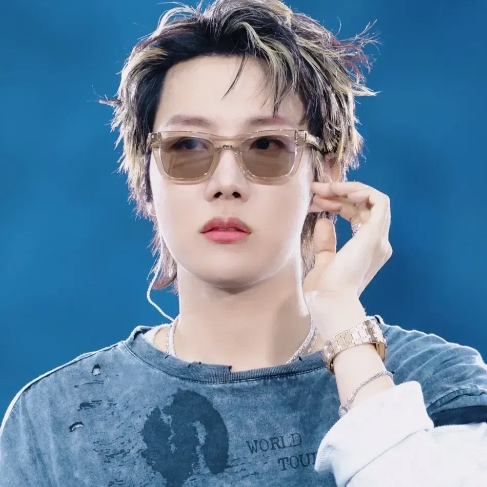 Momen yang diabadikan oleh penggemar j-hope (BTS)