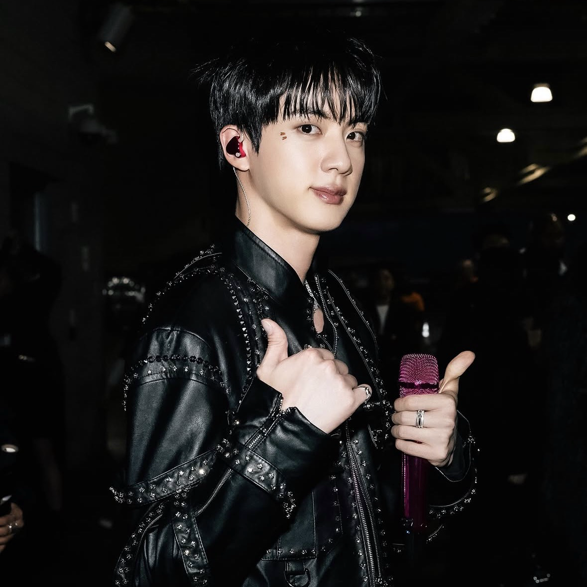 Behind-the-scenes cut of Jin (BTS)