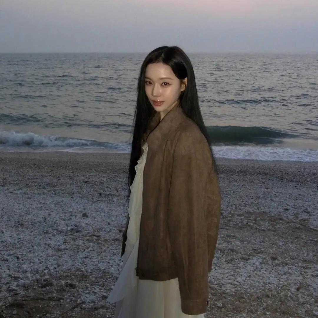 Recent activity shot of Winter (aespa)