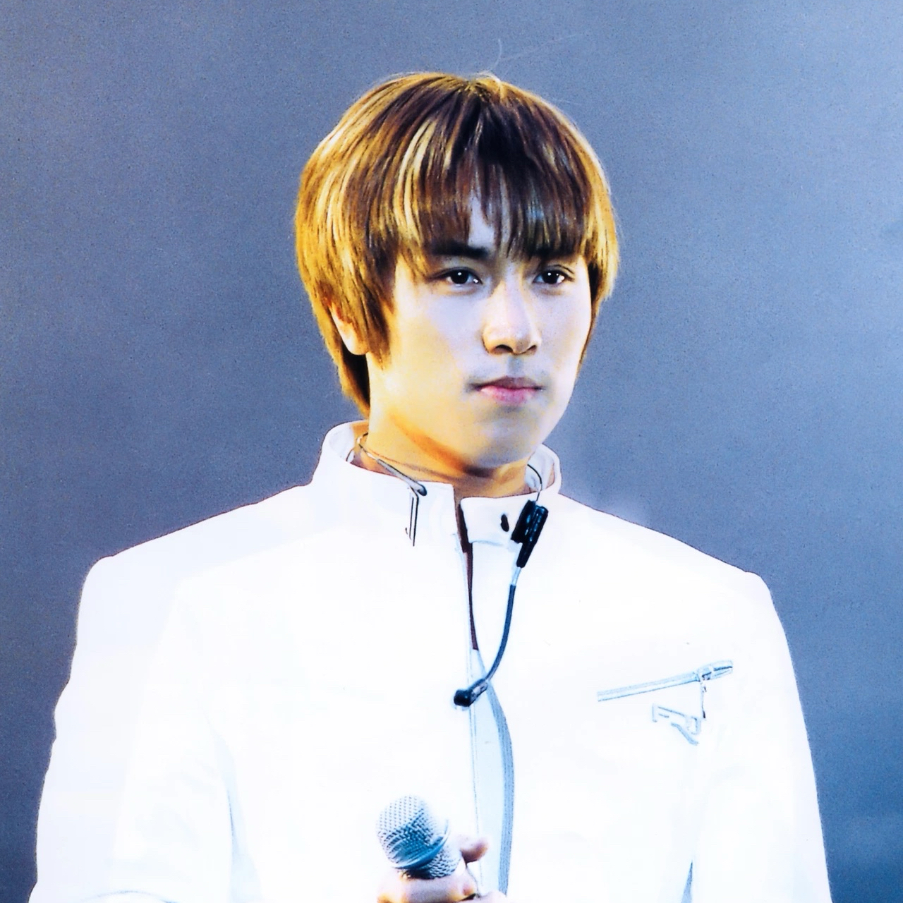 Behind-the-scenes cut of Kim Dongwan (SHINHWA)