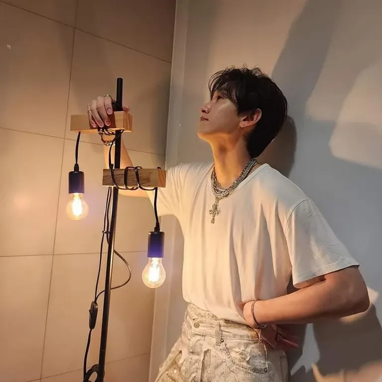Behind-the-scenes cut of Eunhyuk (Super Junior)