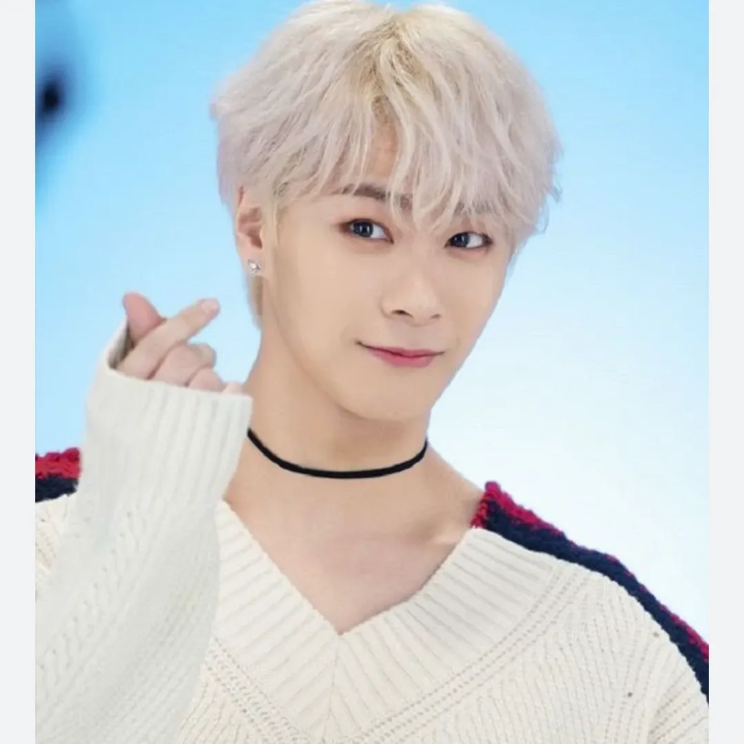 A moment captured by Moonbin (ASTRO)'s fan