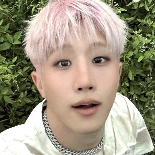 Behind-the-scenes cut of Jinjin (ASTRO)