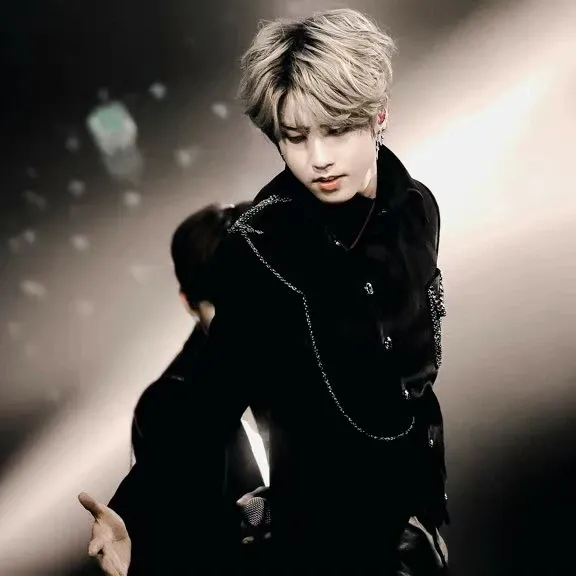 HAN (Stray Kids)的最新照片