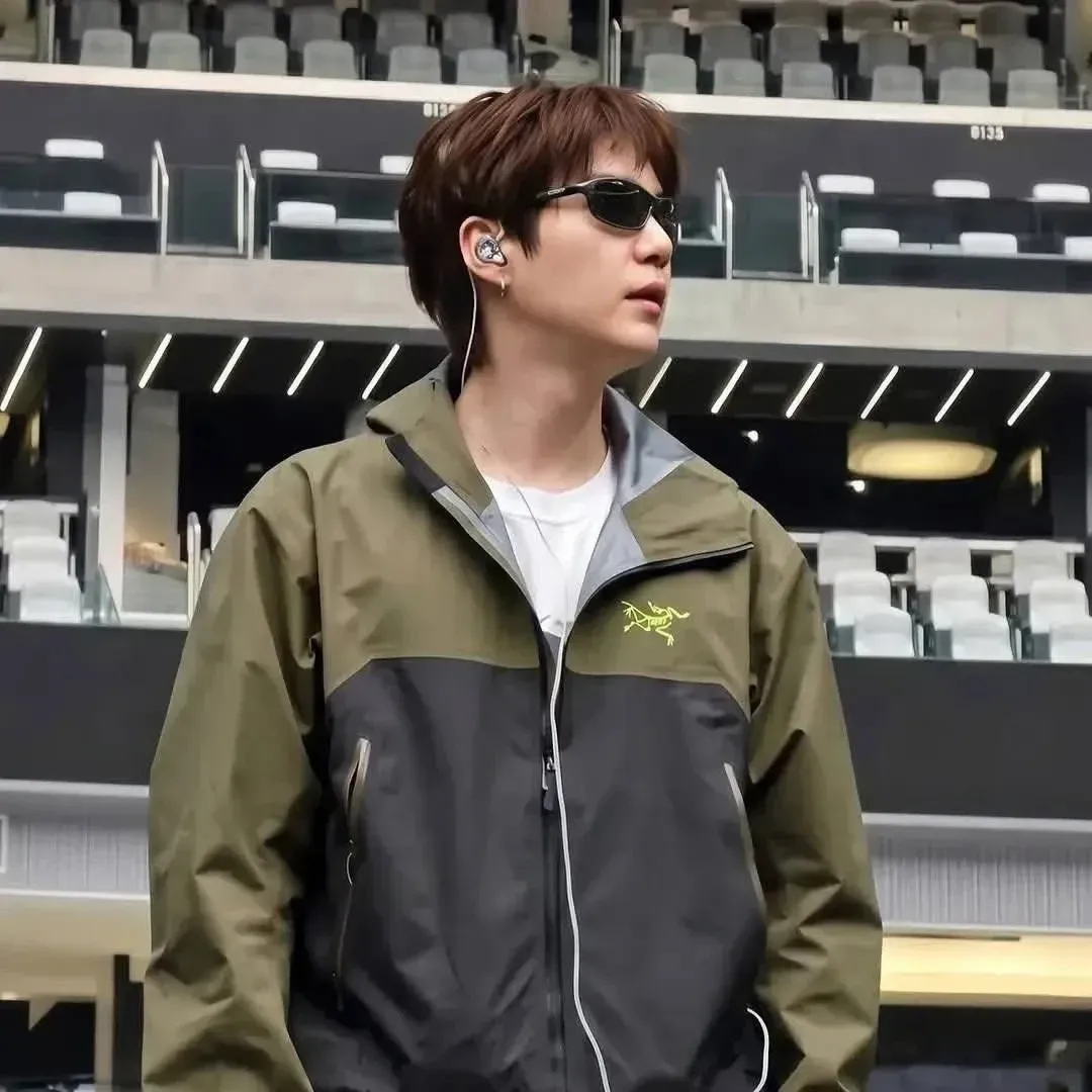 Foto aktivitas terbaru SUGA (BTS)
