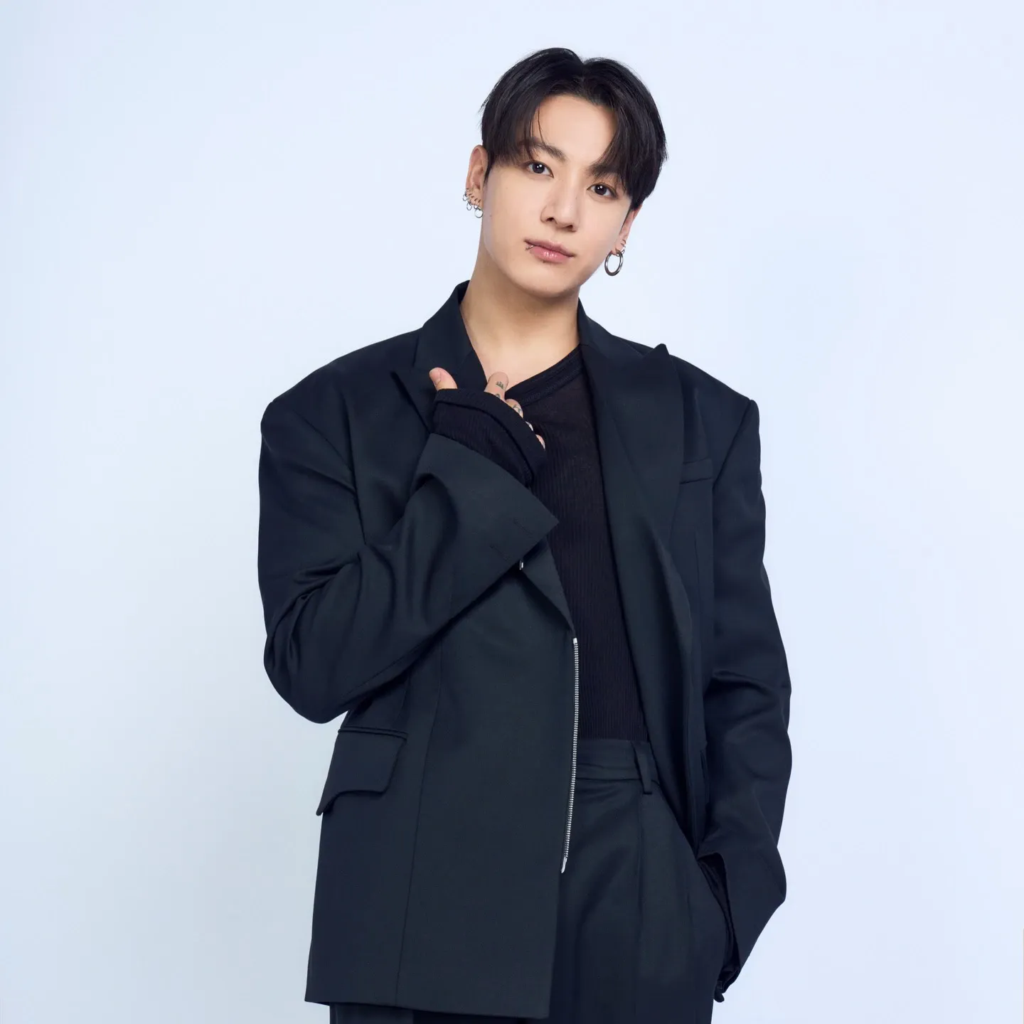 Foto aktivitas terbaru Jungkook (BTS)