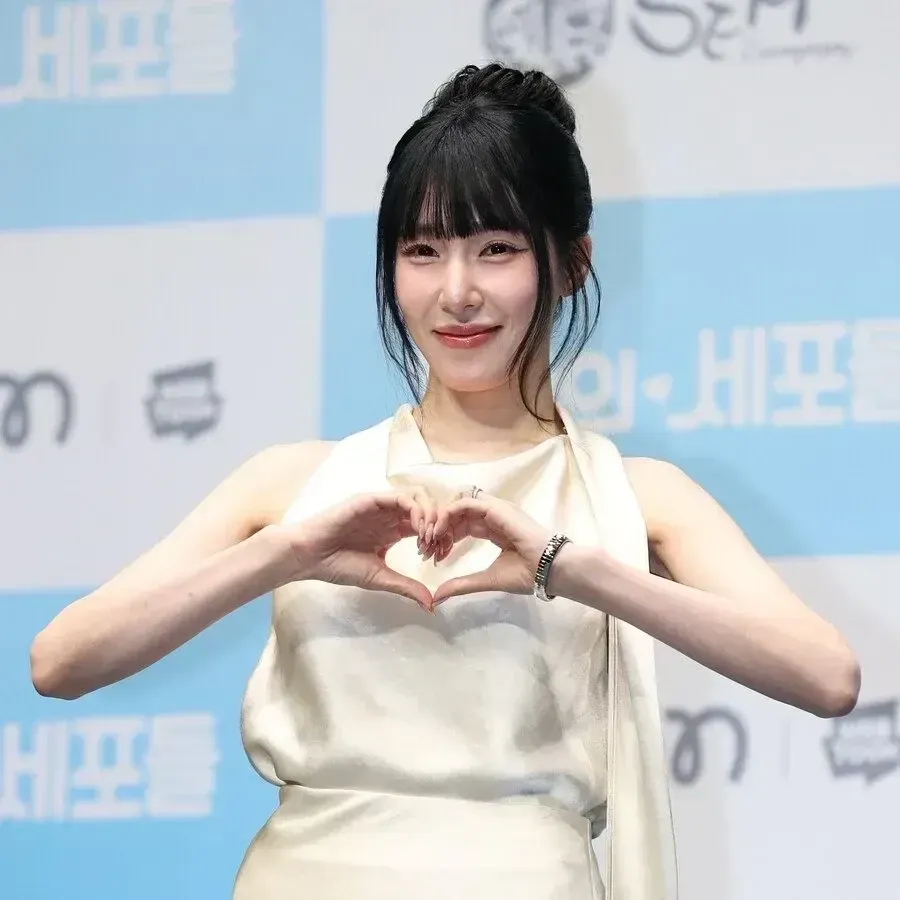 Behind-the-scenes cut of Tiffany Young (Girls' Generation)
