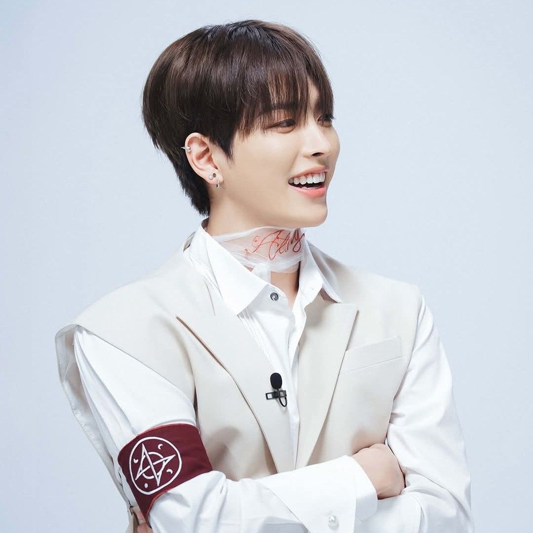 K-POP posts beloved by 홍중 (에이티즈) fans