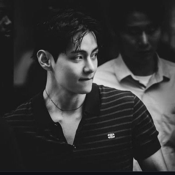 뷔 (방탄소년단) 최근 활동샷