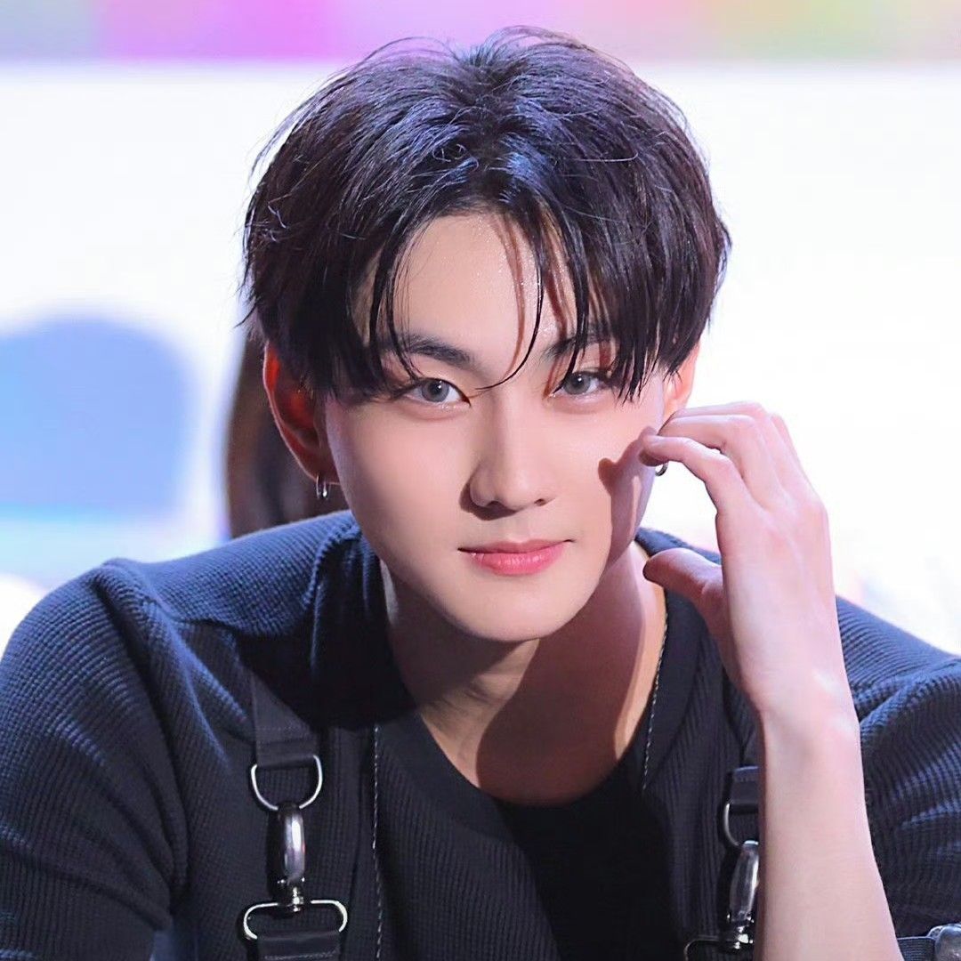 Recent activity shot of Jungwon (ENHYPEN)