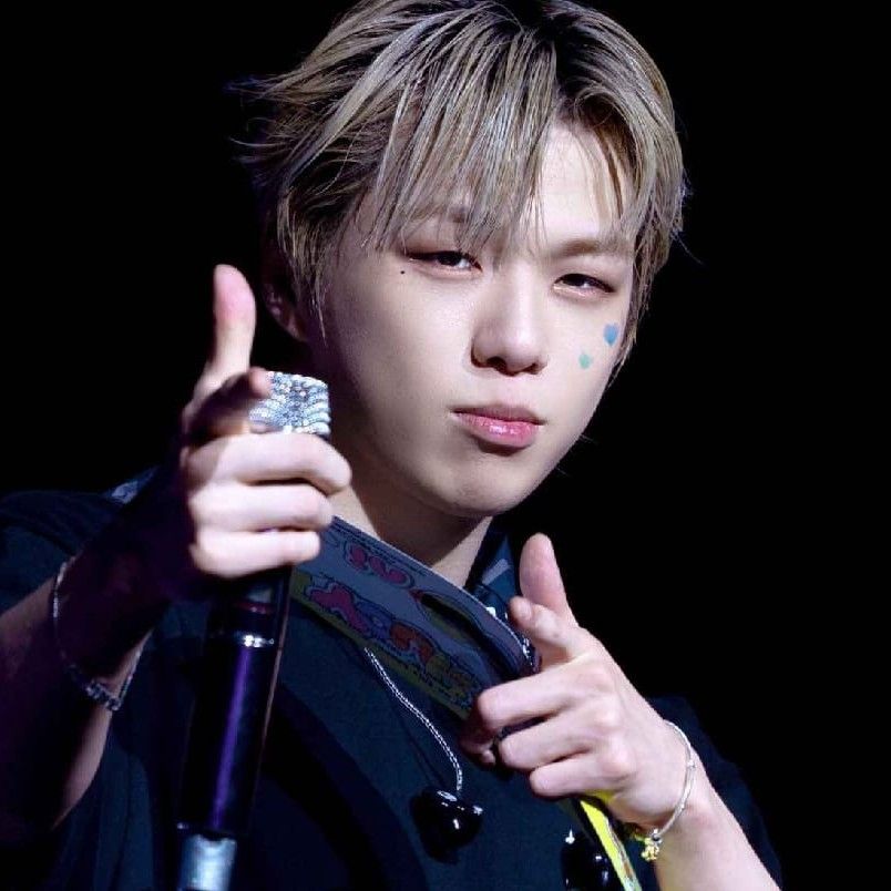 강다니엘 최근 활동샷