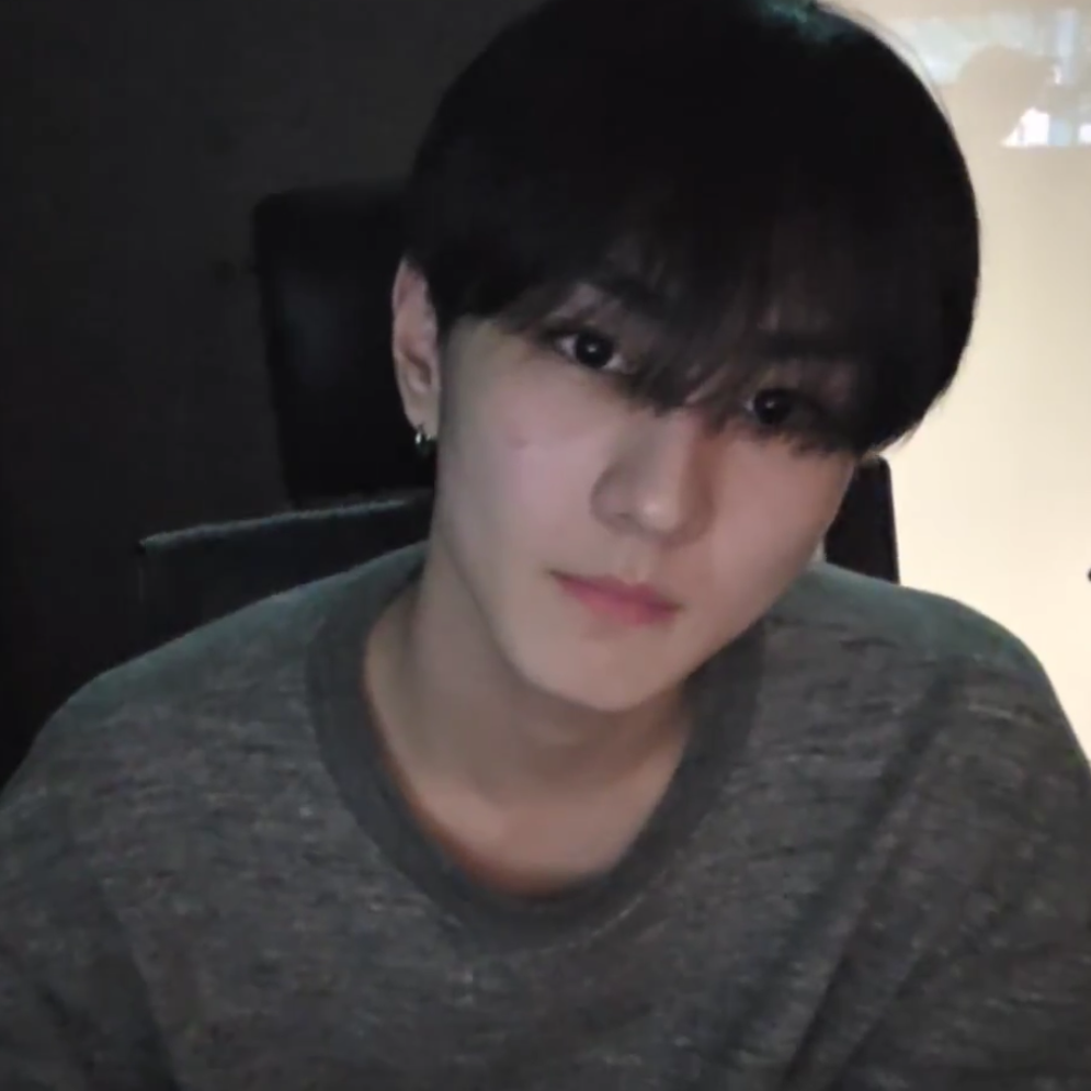 Latest photo of Jungwon (ENHYPEN)