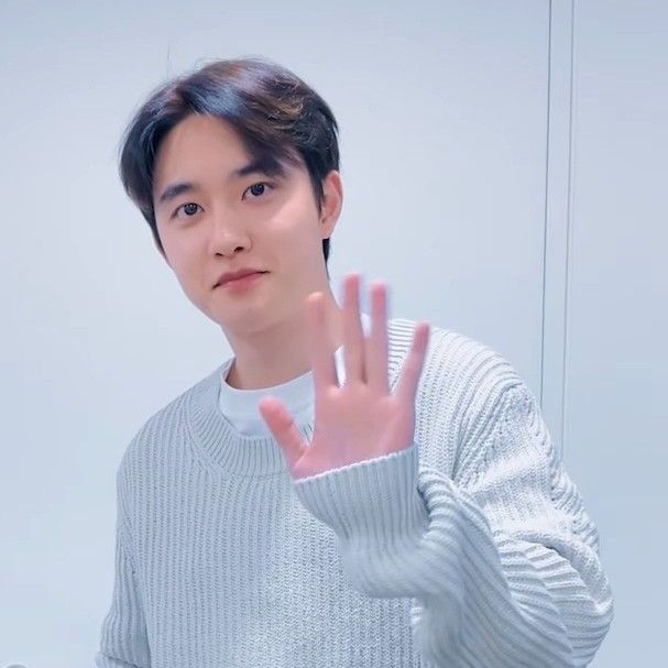 Momen yang diabadikan oleh penggemar D.O. (EXO)