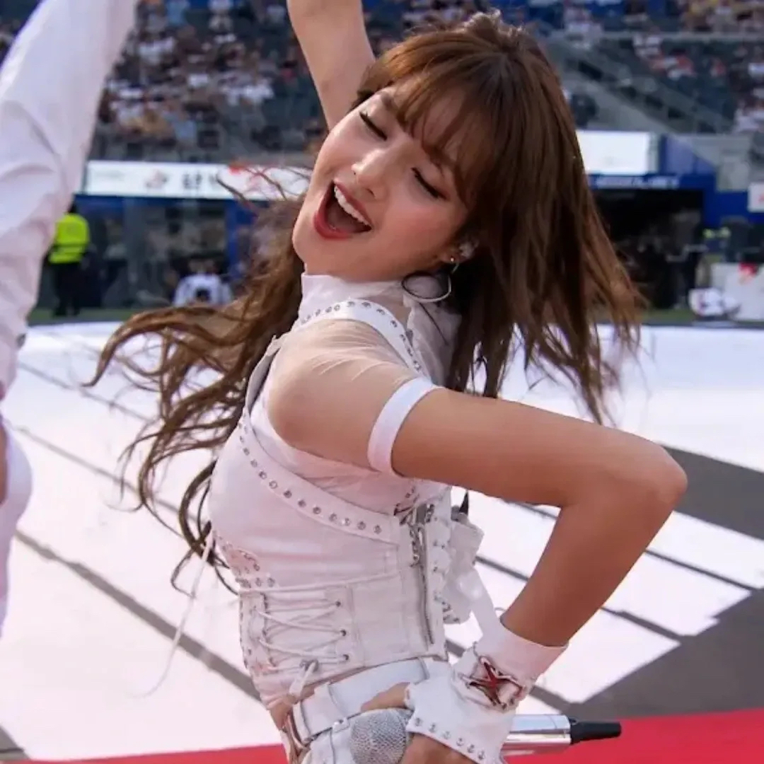 리사 (BLACKPINK)의 최신 사진