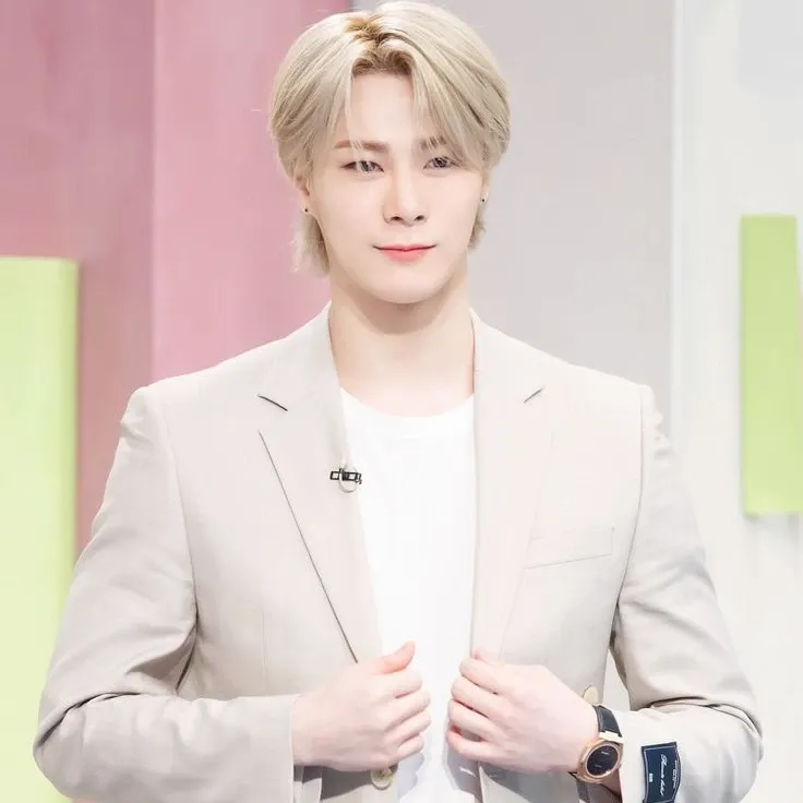 Behind-the-scenes cut of Moonbin (ASTRO)