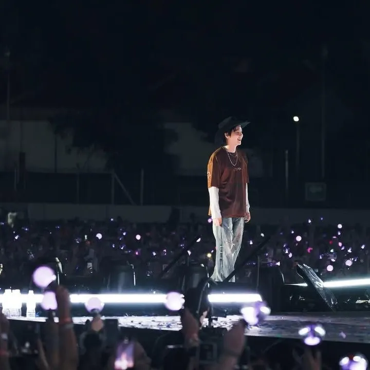 Foto aktivitas terbaru SUGA (BTS)