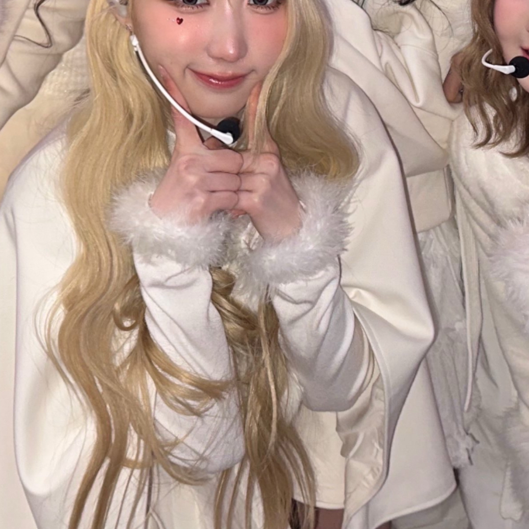 A moment captured by SAY MY NAME's fan