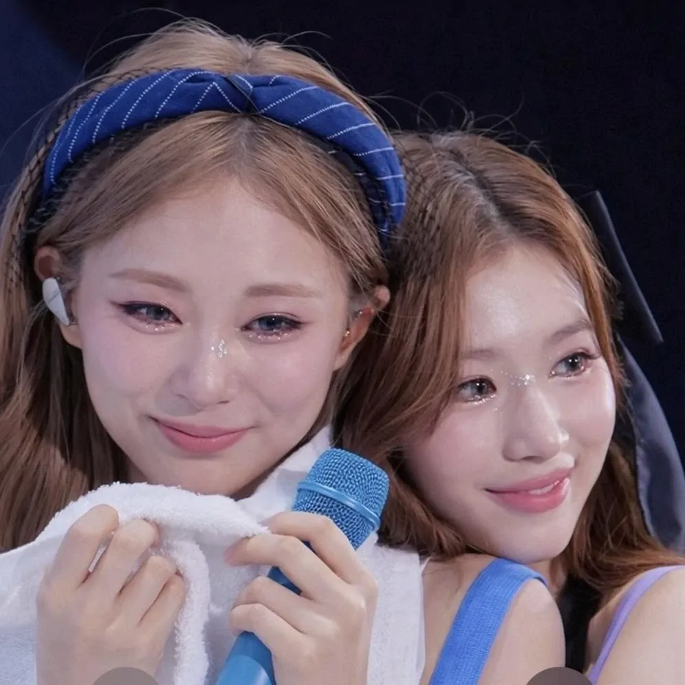 Foto aktivitas terbaru Tzuyu (TWICE)