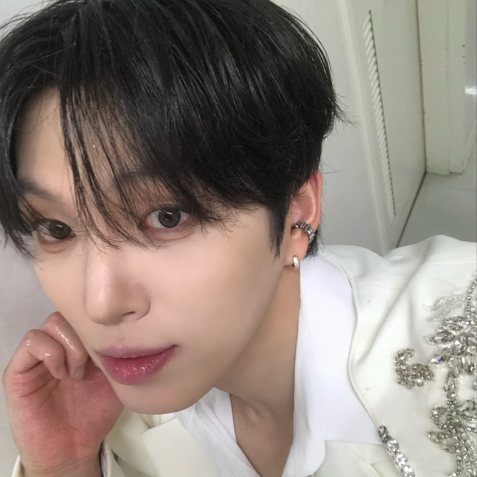 Behind-the-scenes cut of HEECHAN (DKB)