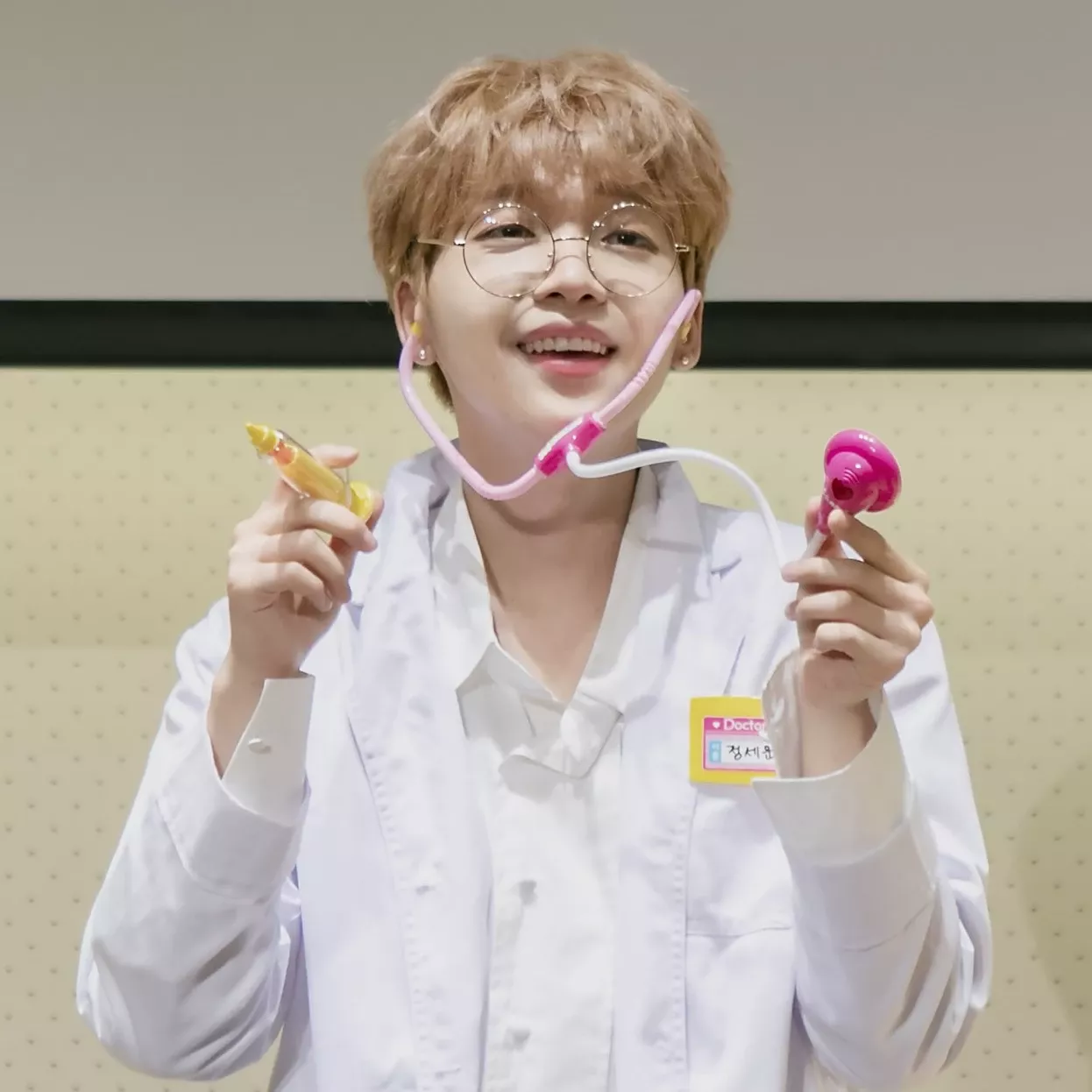 A moment captured by Jeong Sewoon's fan