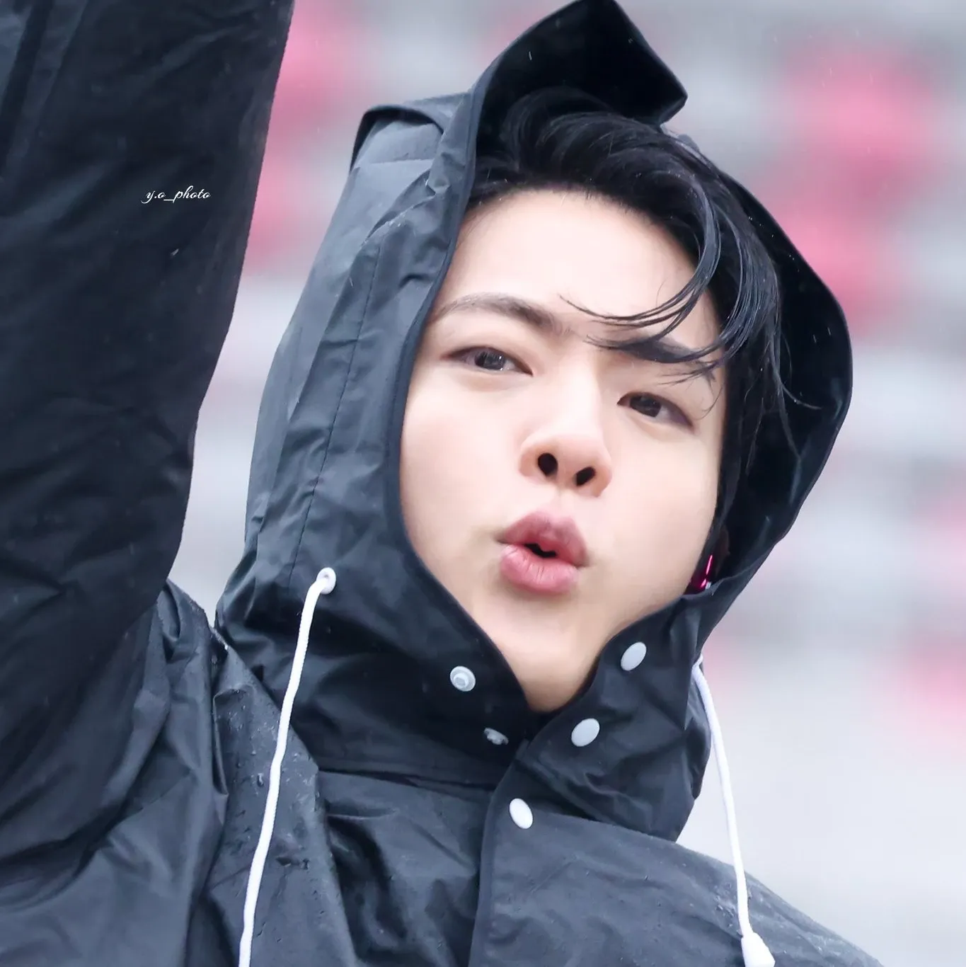 Potret di balik layar Jin (BTS)