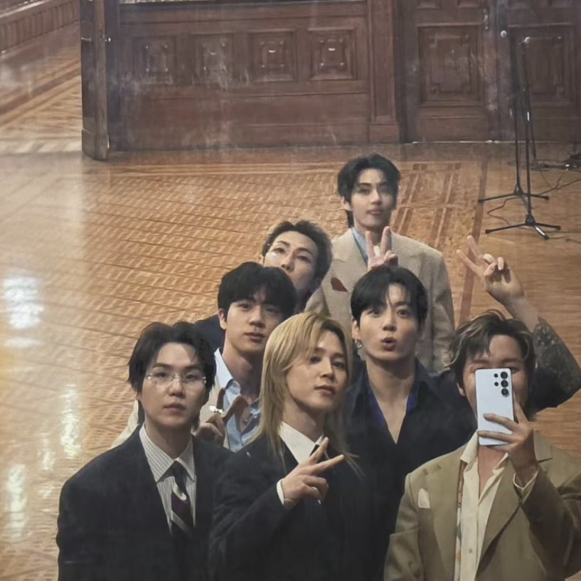Momen yang diabadikan oleh penggemar BTS