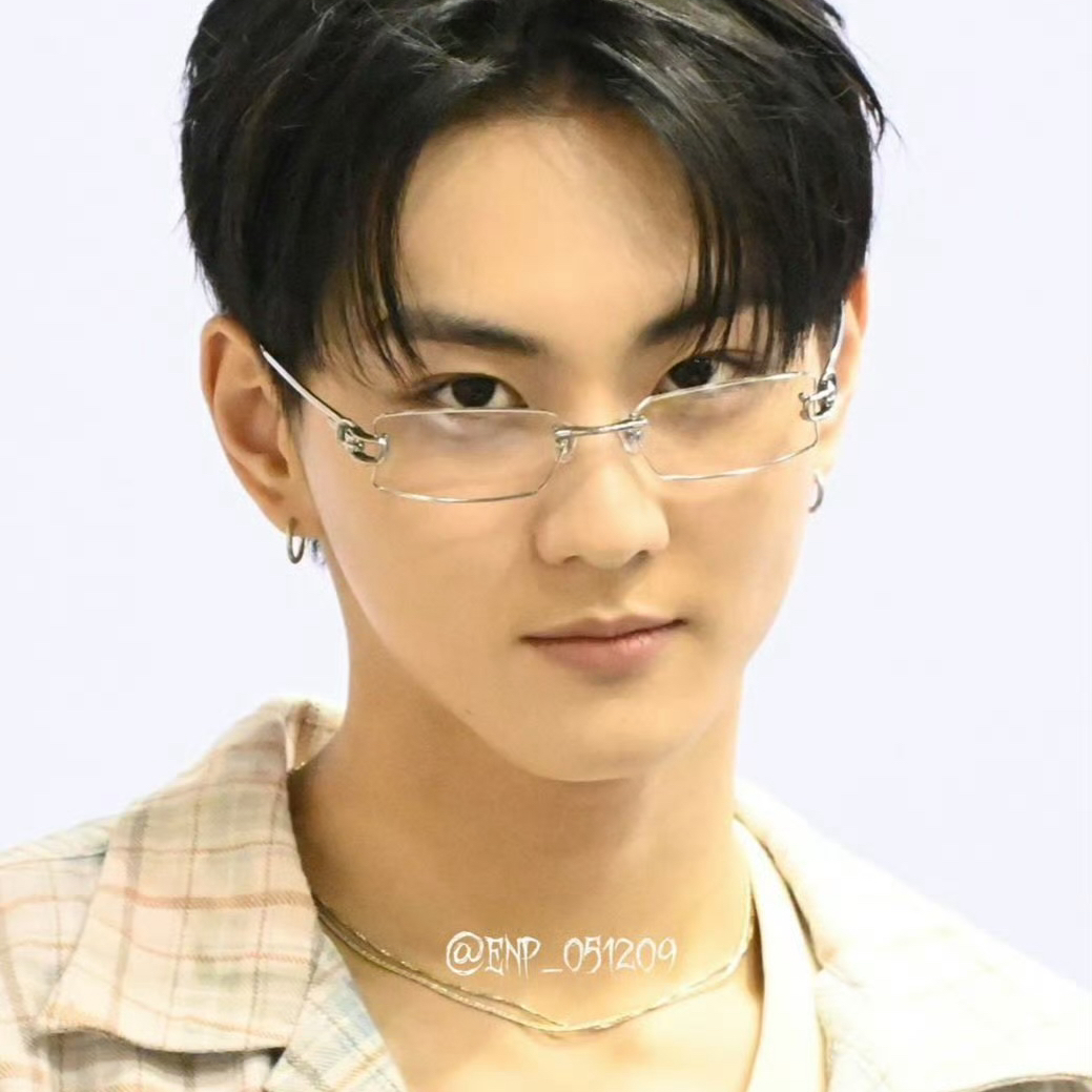 Behind-the-scenes cut of Jungwon (ENHYPEN)