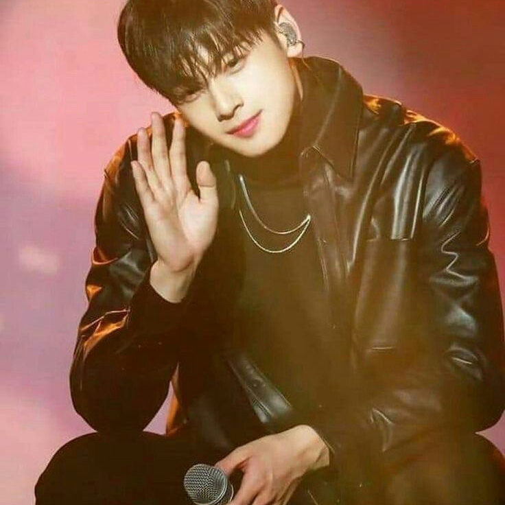 Latest photo of Eunwoo (ASTRO)