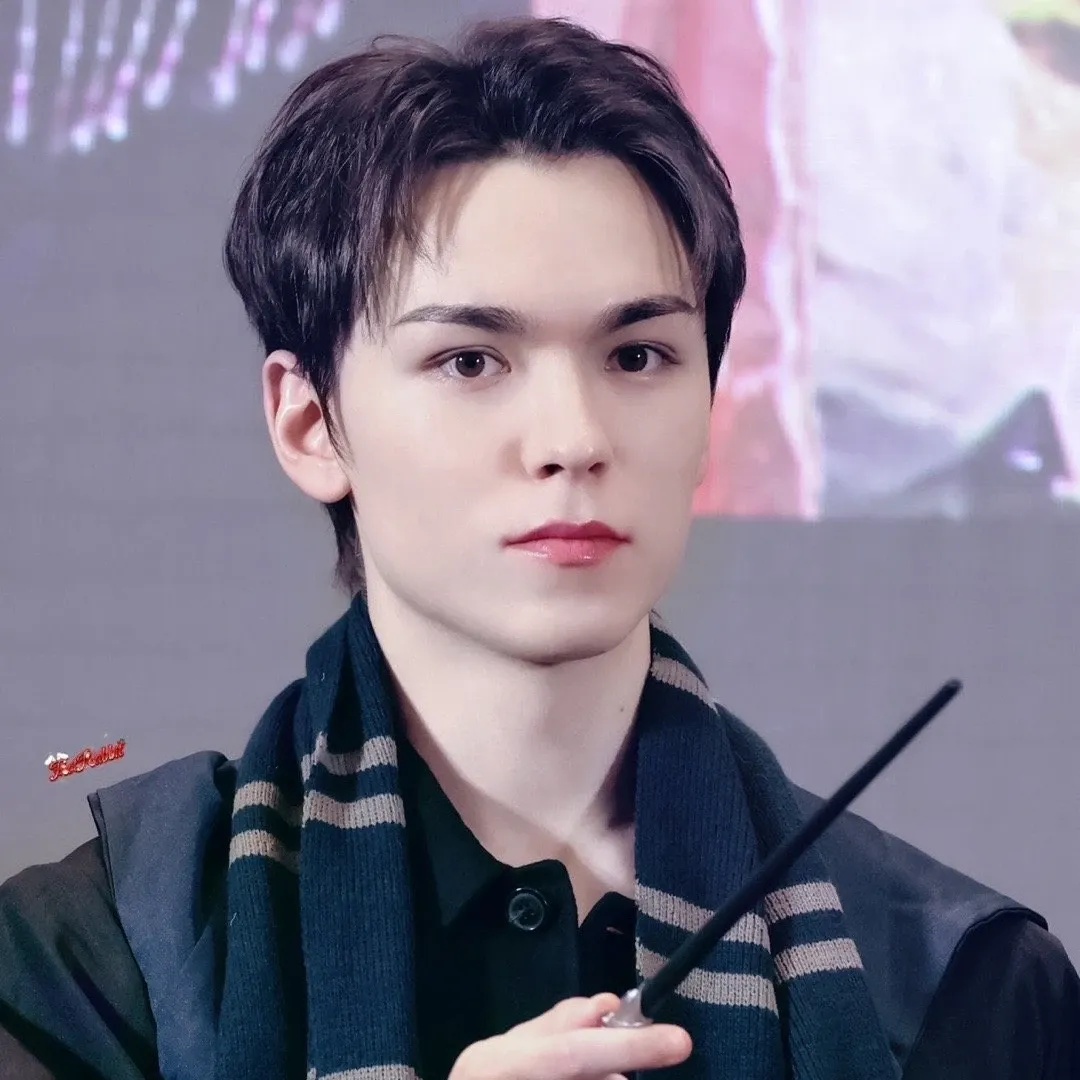 Latest photo of Vernon (SEVENTEEN)