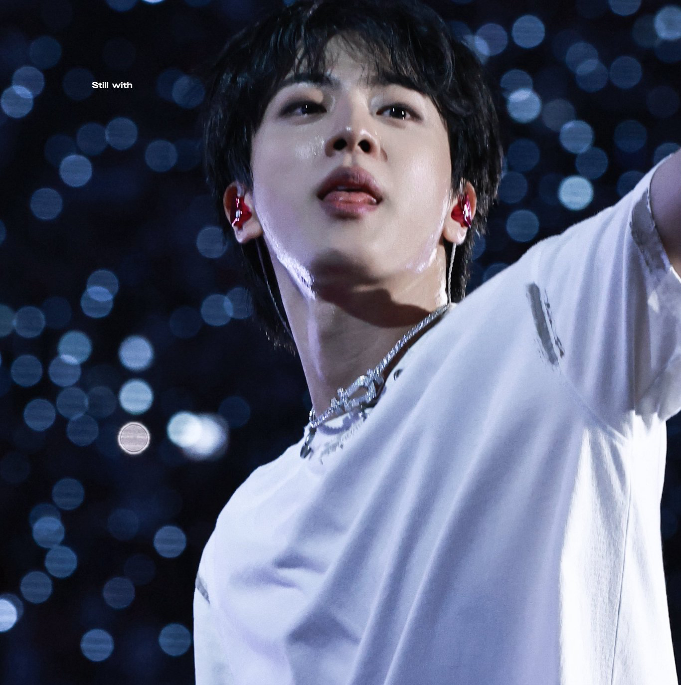 Momen yang diabadikan oleh penggemar Jin (BTS)