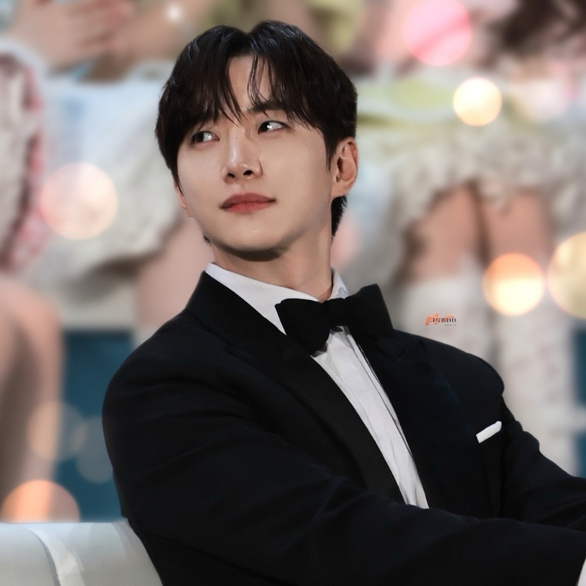 Latest photo of Junho (2PM)