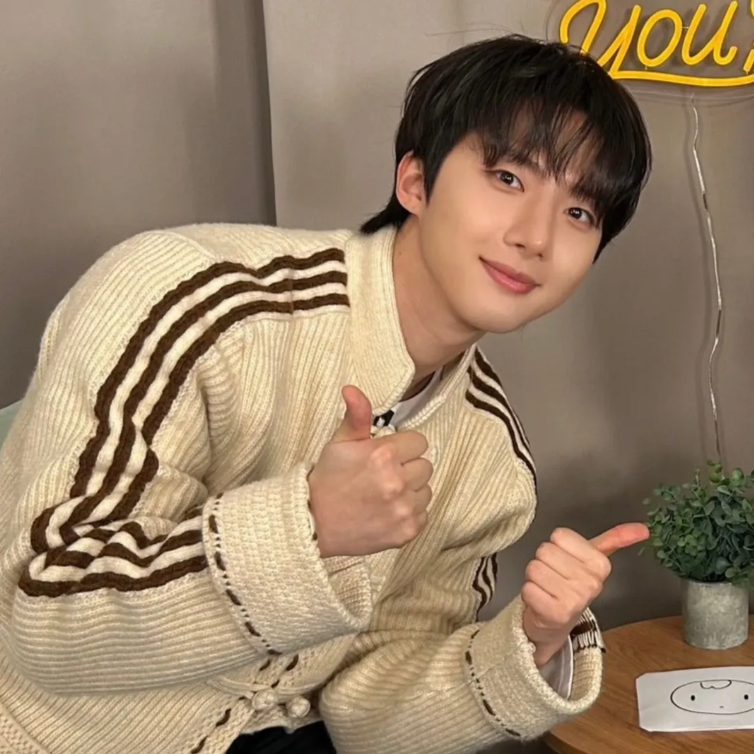 Recent activity shot of Hui (PENTAGON)