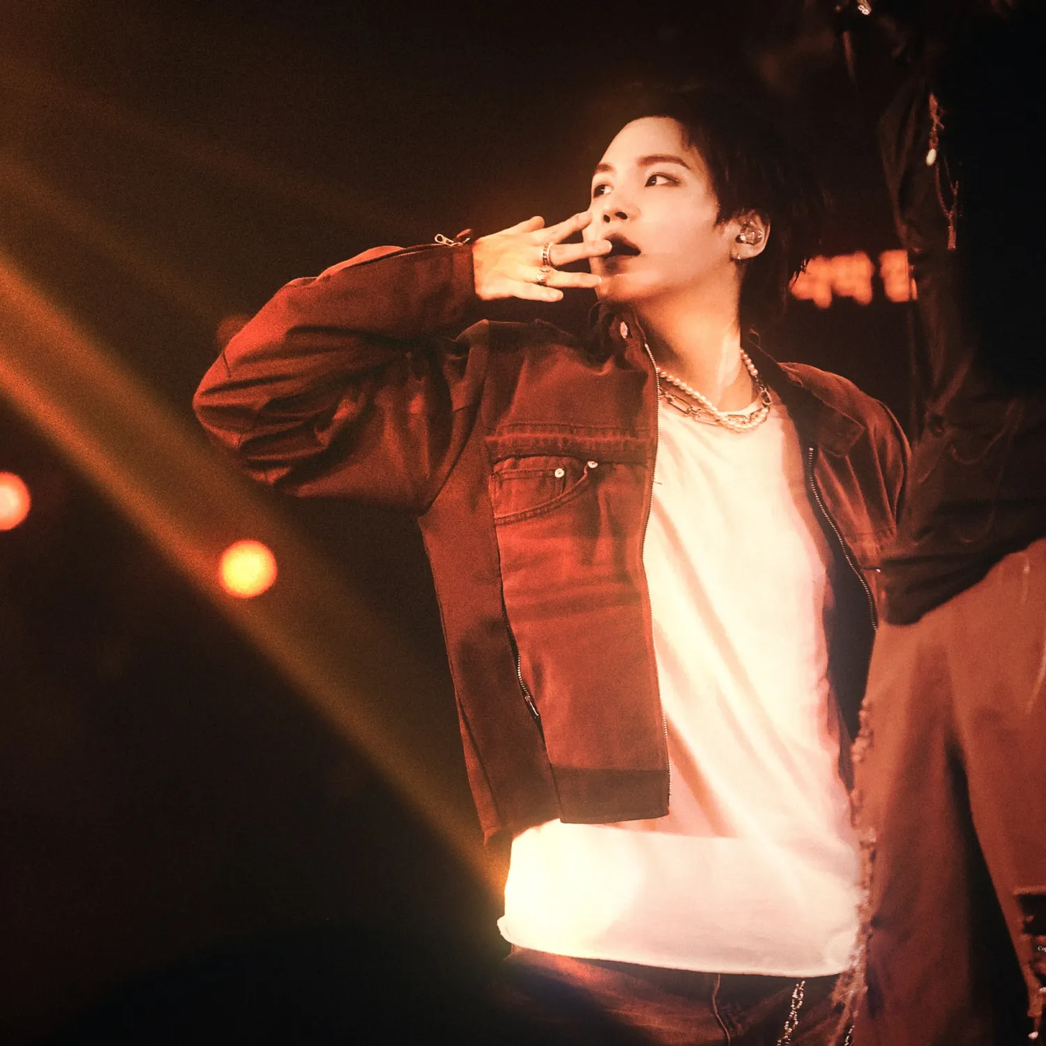 Foto aktivitas terbaru SUGA (BTS)